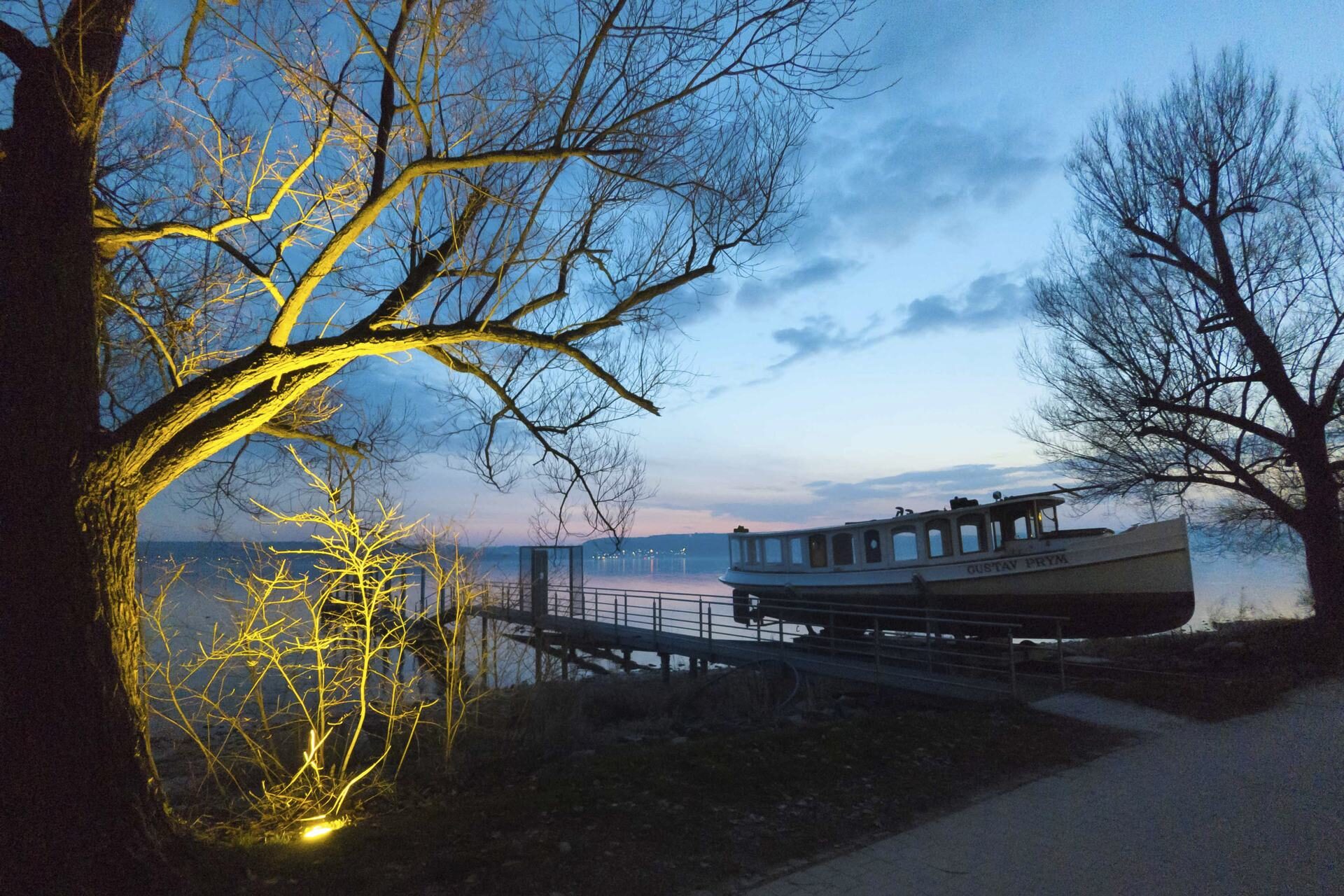Blaue Stunde am See